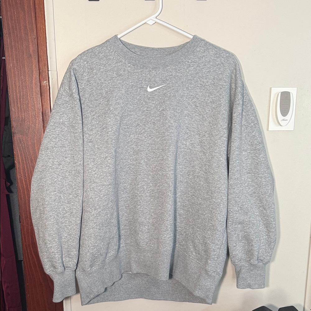 Nike Sportswear Women's Phoenix Fleece Oversized Crew Neck Sweatshirt